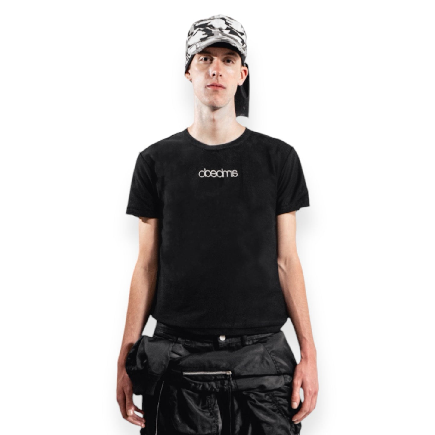001 mirror tee in abyss black